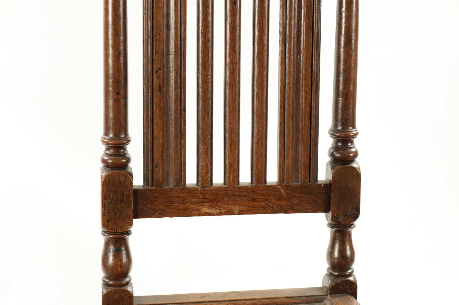 A RARE SET OF TEN EARLY 18TH CENTURY WILLIAM AND MARY STYLE OAK CHAIRS - Image 8 of 12