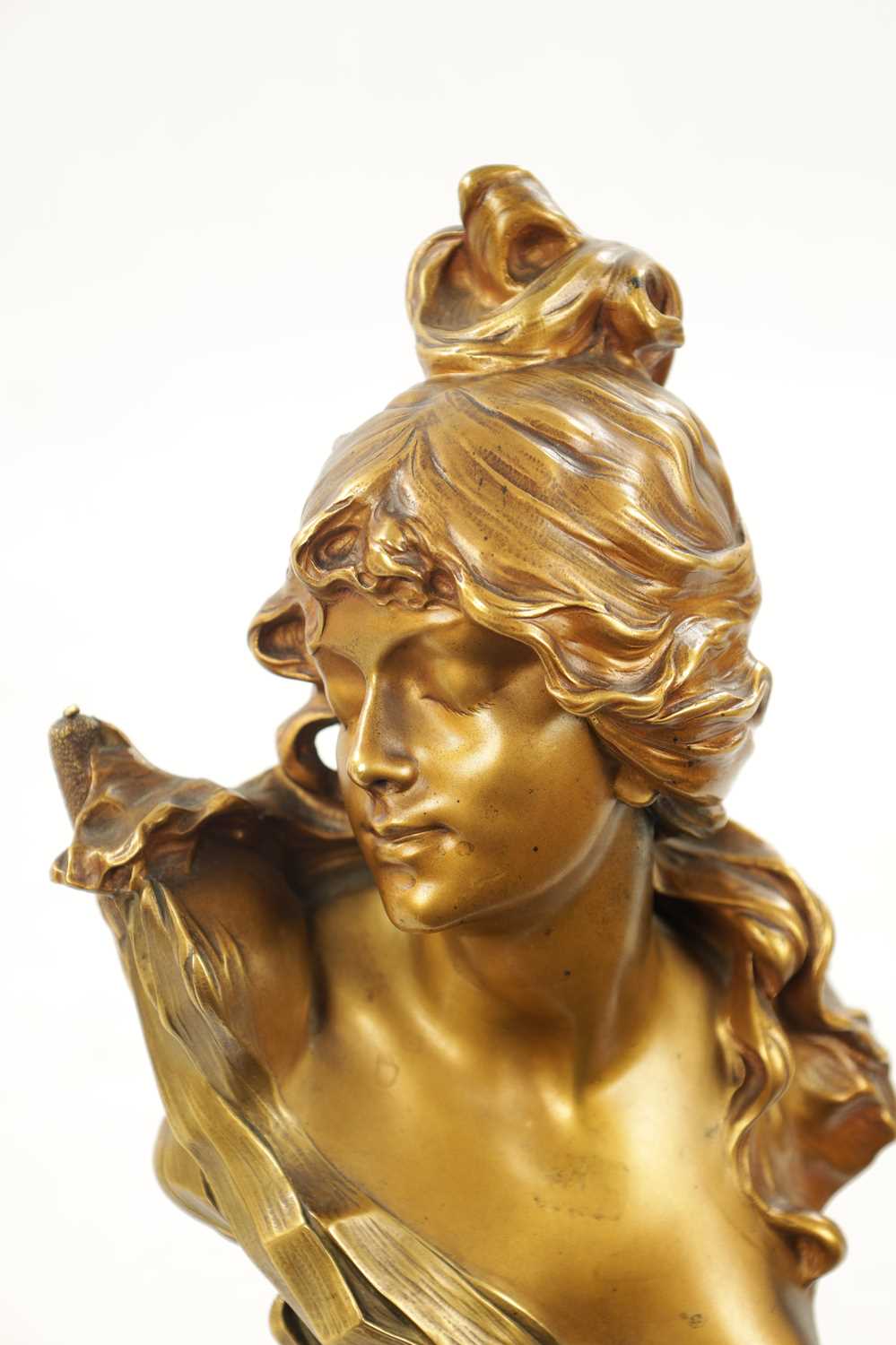 CHARLES JULES LEONARD. A FRENCH ART NOUVEAU GILT BRONZE BUST C.1900 - Image 2 of 9