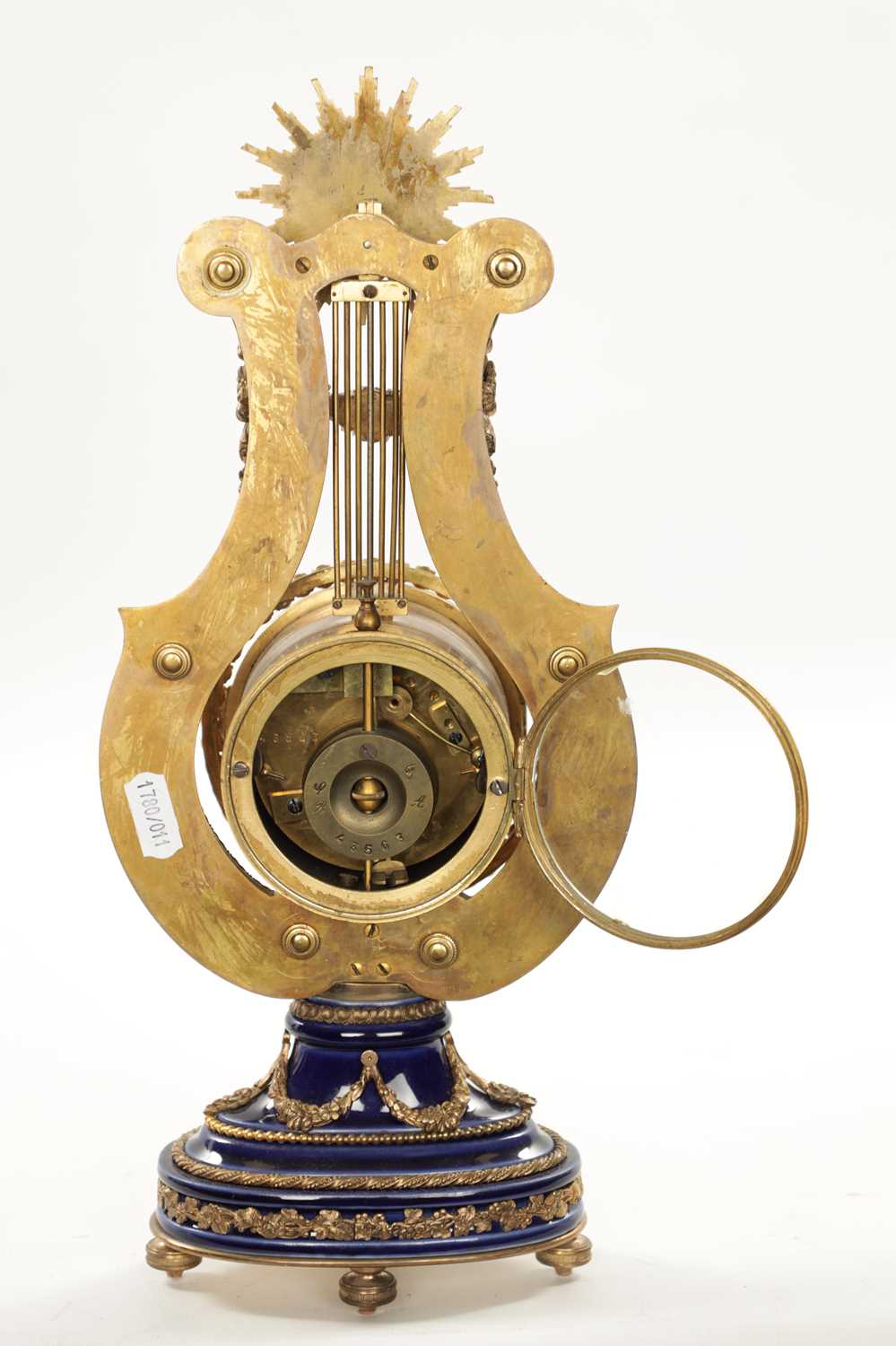 A LATE 19TH CENTURY FRENCH PORCELAIN AND ORMOLU MOUNTED LYRE-SHAPED MANTEL CLOCK - Image 6 of 7