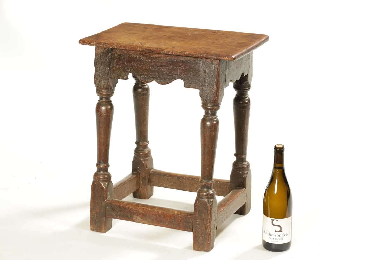 A 17TH CENTURY OAK JOINT STOOL - Bild 2 aus 9