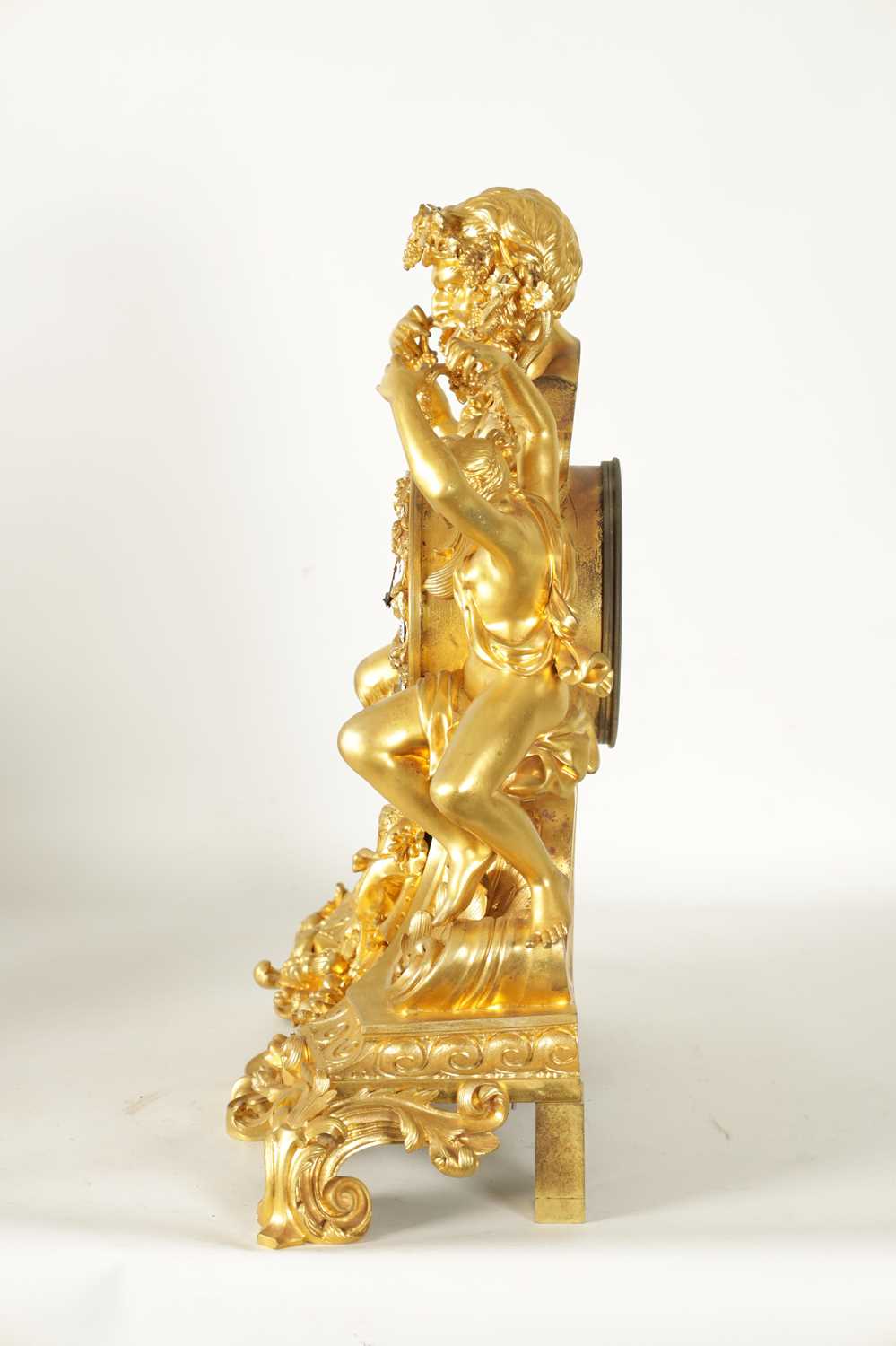 A FINE QUALITY MID 19TH CENTURY FRENCH ORMOLU FIGURAL MANTEL CLOCK - Image 8 of 11