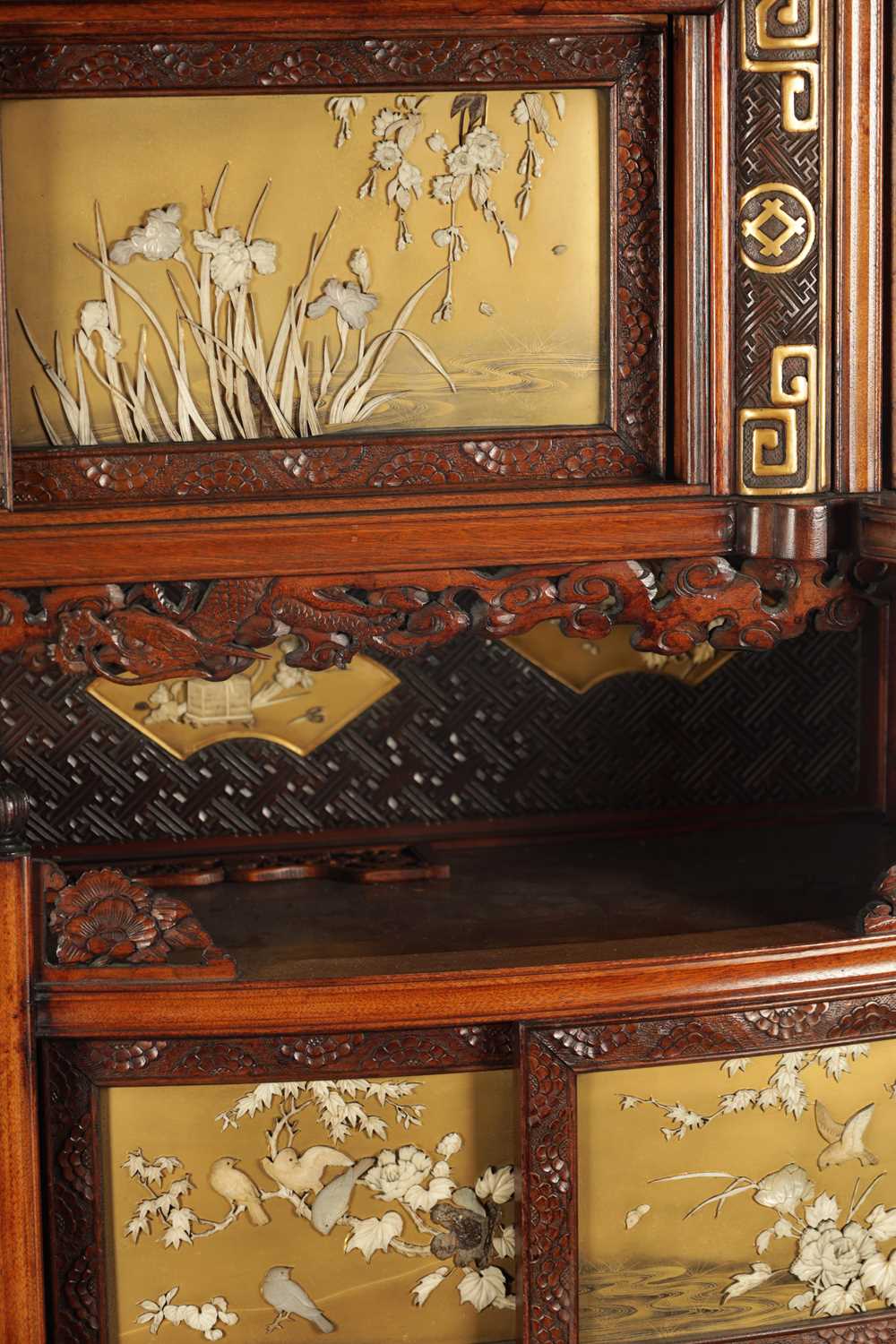 A FINE JAPENESE MEIJI PERIOD CARVED HARDWOOD SHIBIYAMA COLLECTOR’S CABINET - Image 6 of 11