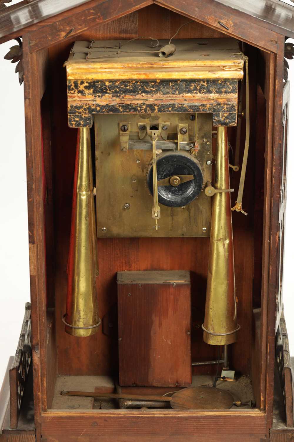 A LARGE LATE 19TH CENTURY BLACK FOREST TRUMPETER CLOCK - Image 7 of 11