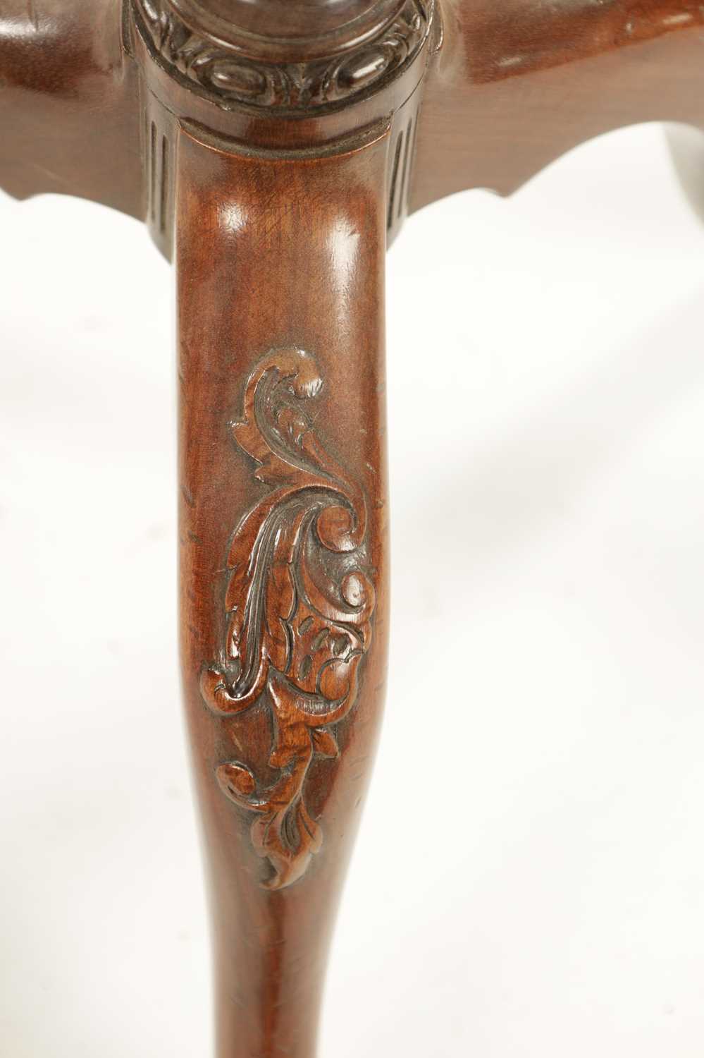 A PAIR OF GEORGE III MAHOGANY CHIPPENDALE STYLE TORCHERES - Image 6 of 8