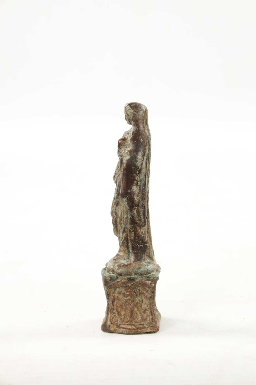 AN EARLY CAST BRONZE SCULPTURE - Image 5 of 7