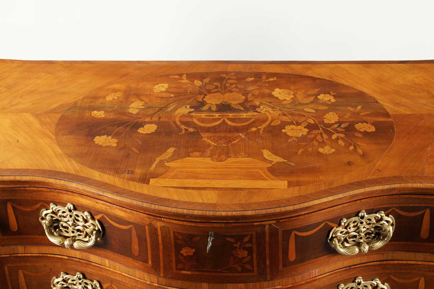 A FINE GEORGE II ENGLISH MARQUETRY COMMODE IN THE MANNER OF HENRY HILL - Image 2 of 23