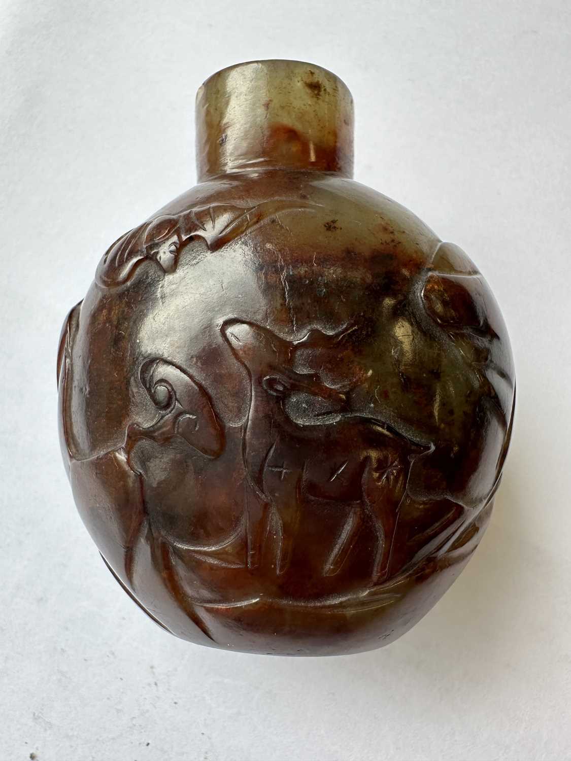 A CHINESE CARVED RUSSET JADE SNUFF BOTTLE - Image 14 of 18