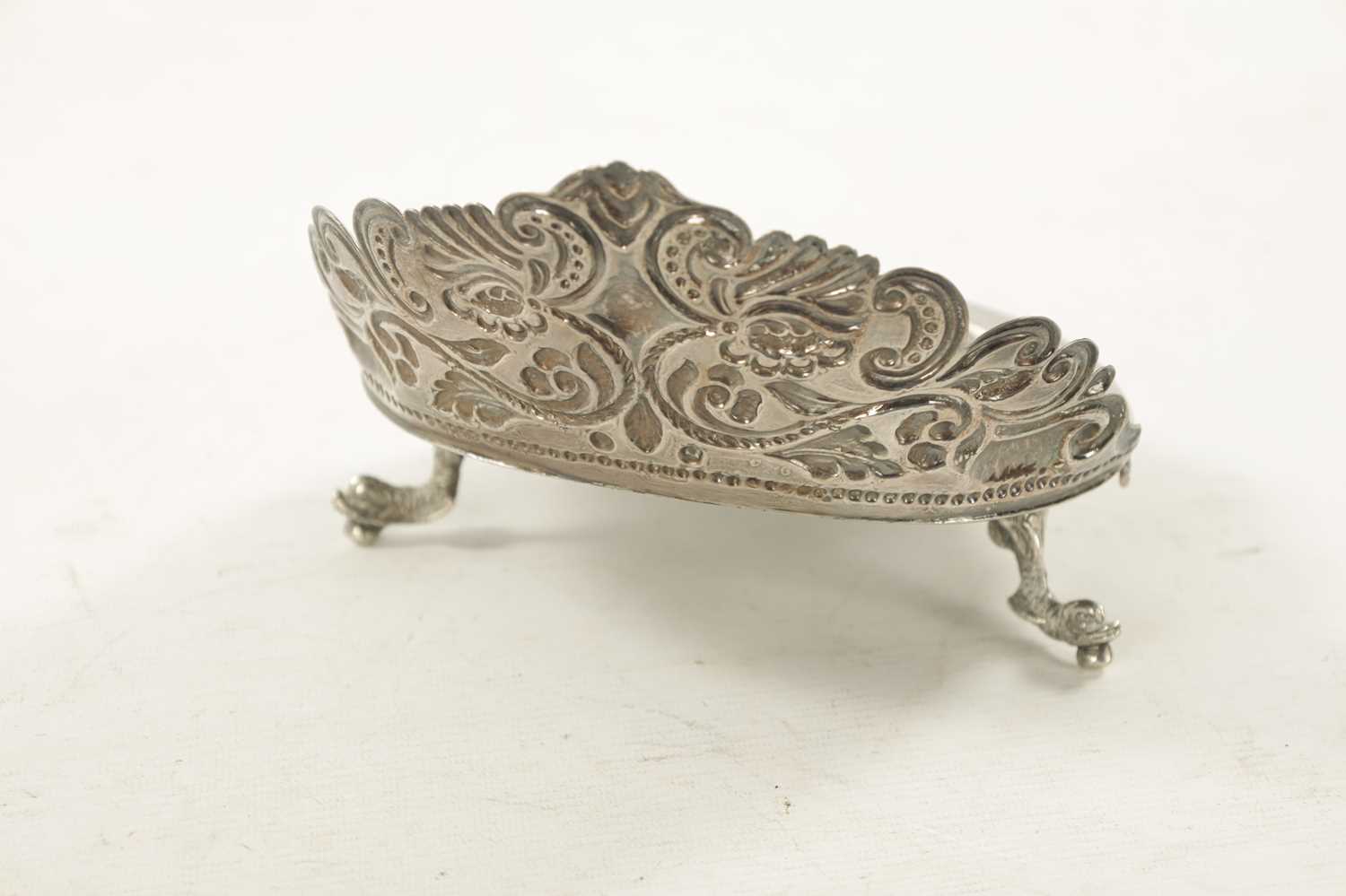 AN EARLY 19TH CENTURY SOUTH AMERICAN SILVER DISH - Image 6 of 7