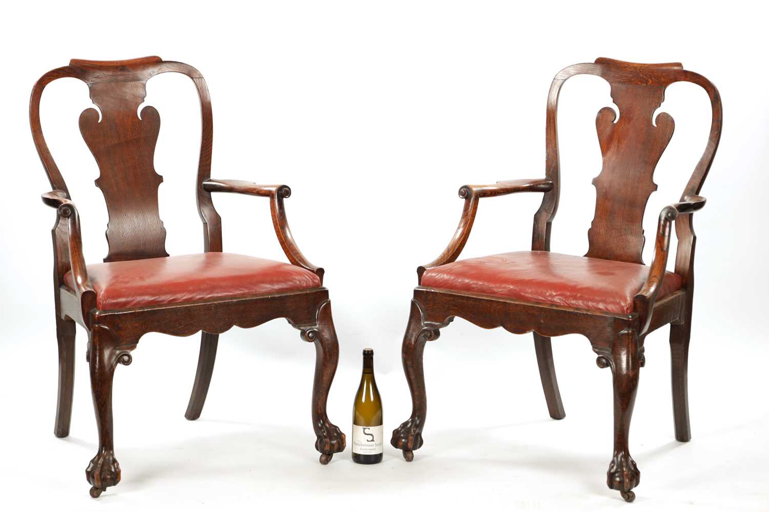 A PAIR OF GEORGE II STYLE ELM OPEN ARMCHAIRS - Image 2 of 8