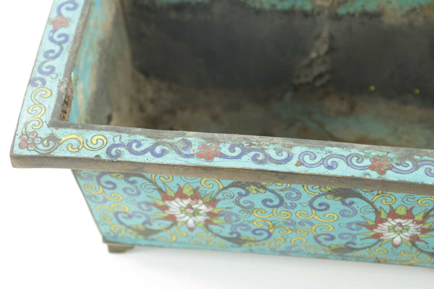 A PAIR OF 19TH CENTURY CHINESE CLOISONNÉ PLANTERS - Image 6 of 8