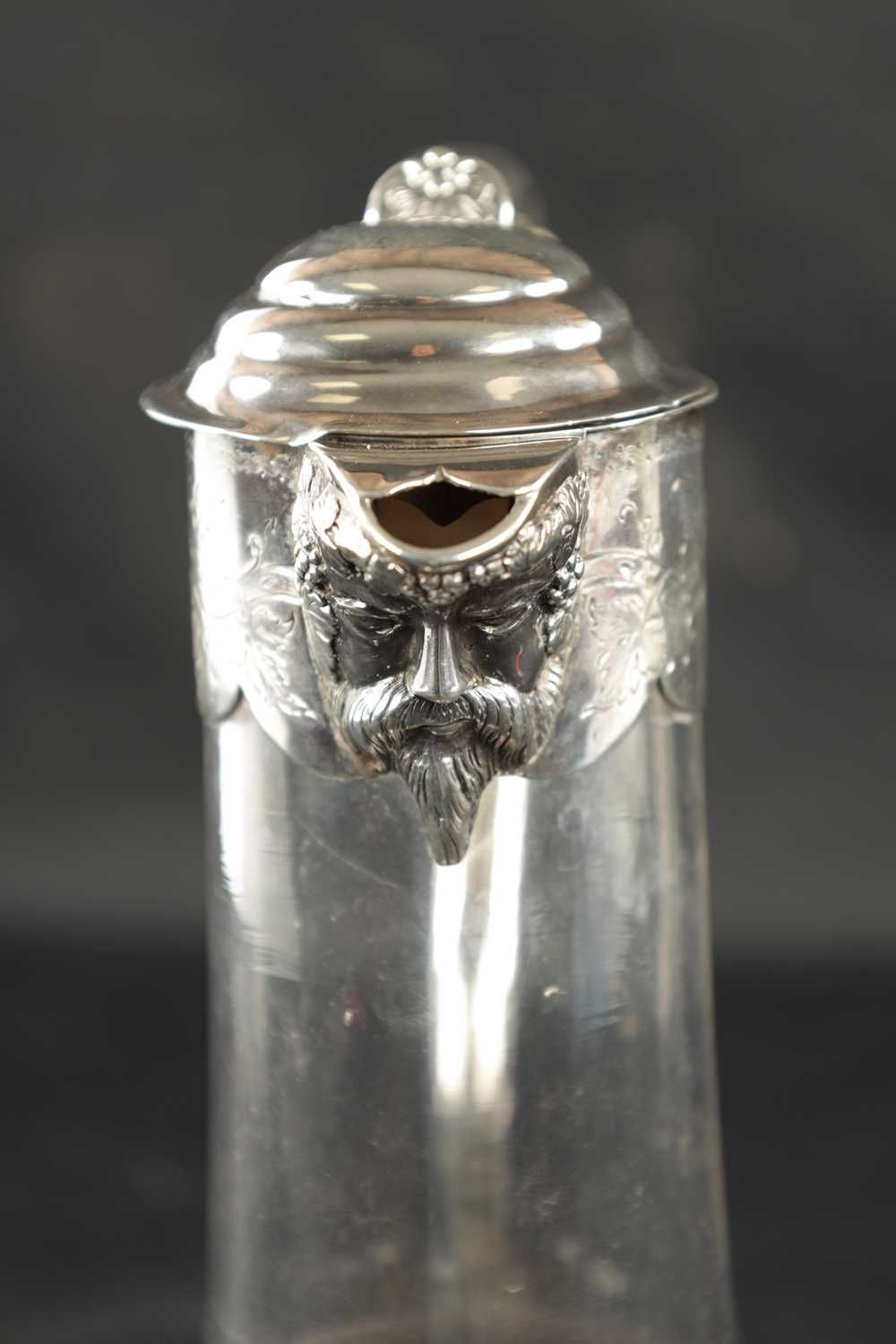 A VICTORIAN SILVER MOUNTED GLASS CLARET JUG - Image 5 of 9