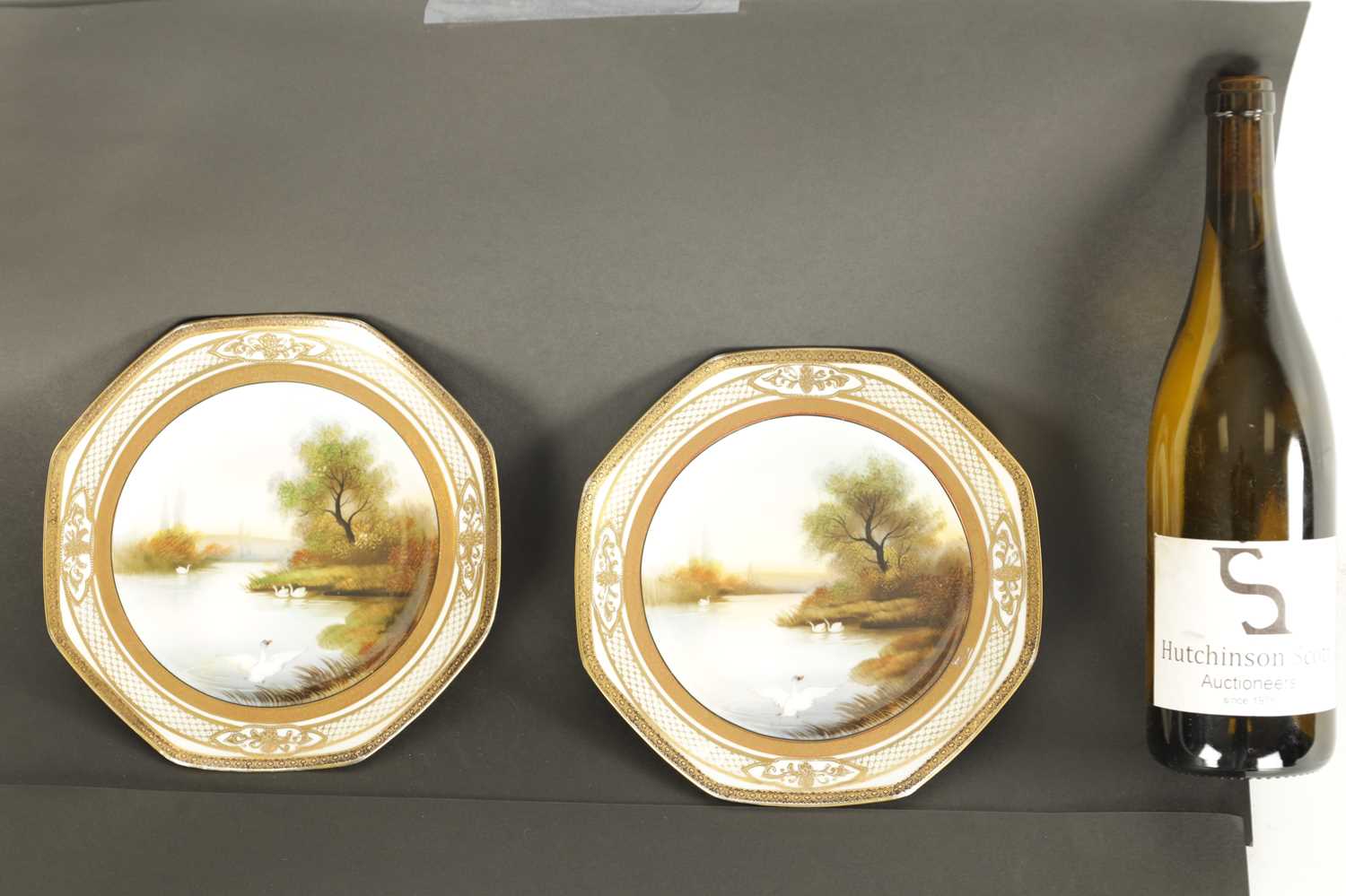 A PAIR OF EARLY 20TH CENTURY JAPANESE NORITAKE PORCELAIN CABINET PLATES - Image 6 of 6