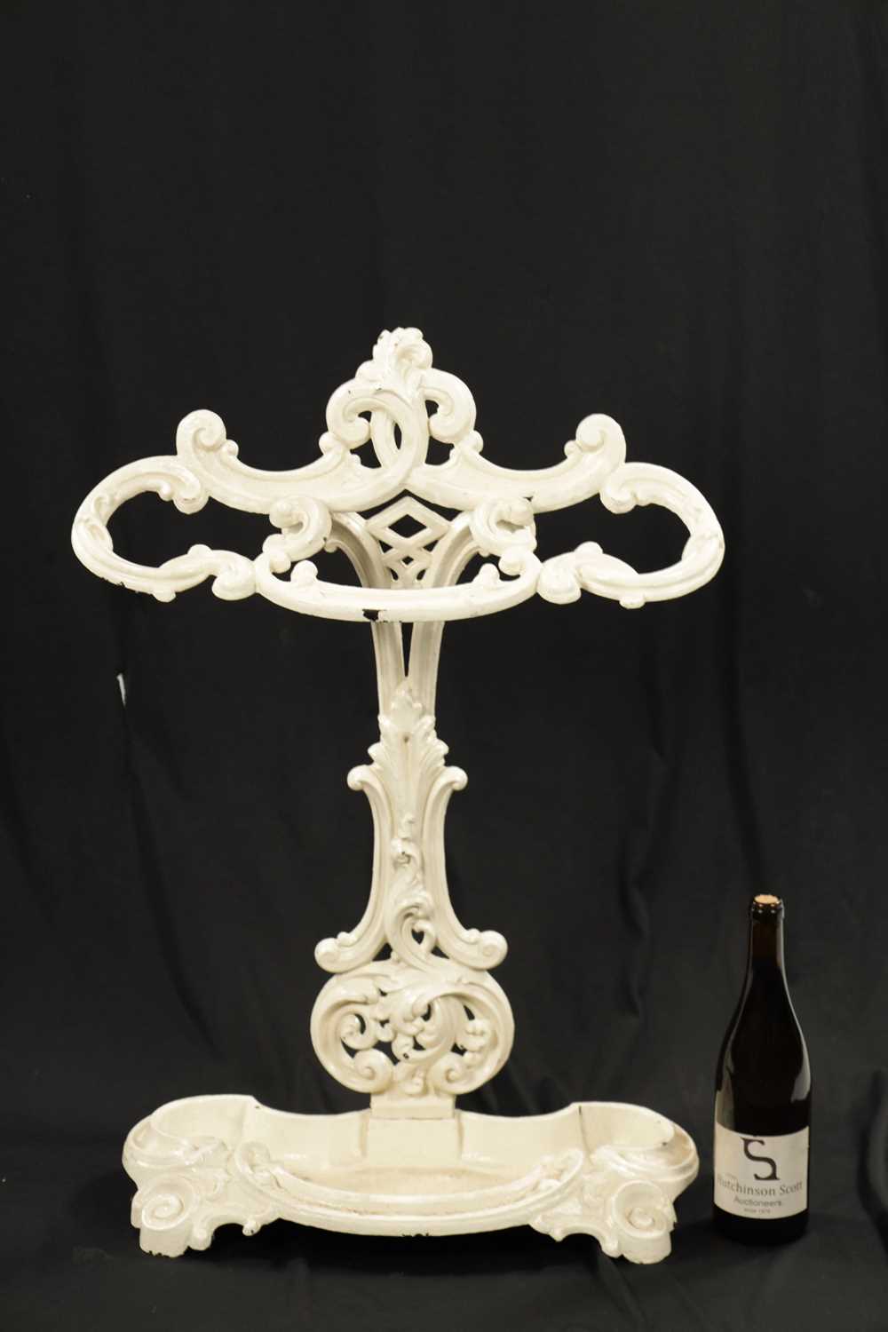 A 19TH CENTURY CAST IRON STICK STAND IN THE COALBROOKDALE STYLE - Image 2 of 8