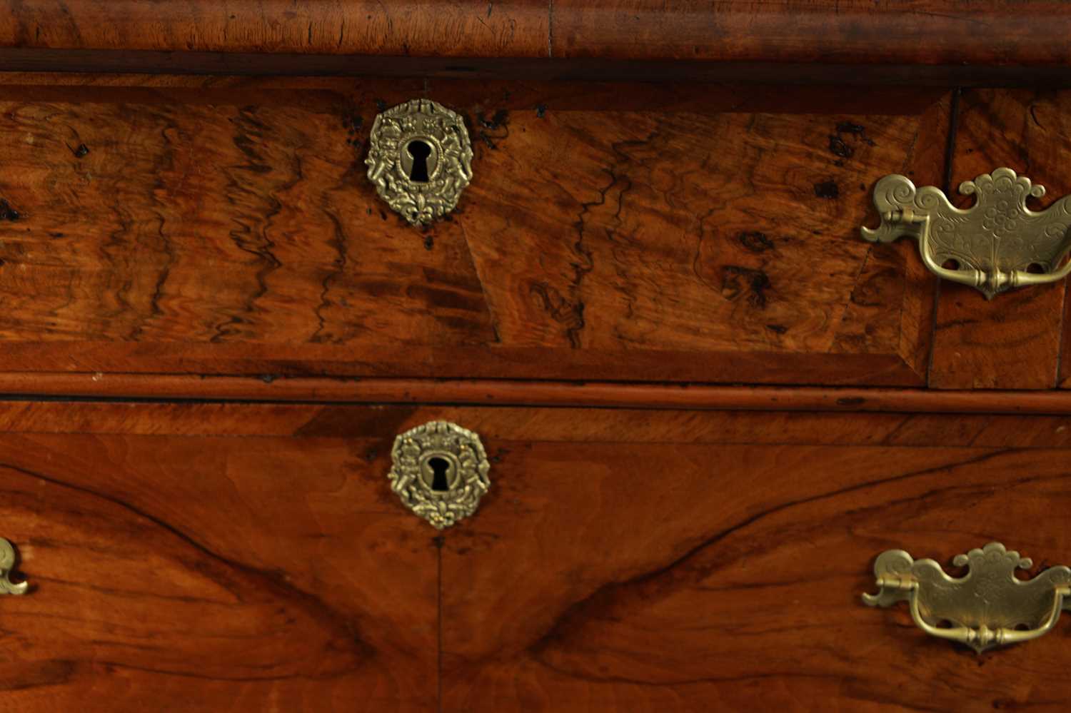 A WILLIAM AND MARY CROSS-BANDED AND GEOMETRICALLY INLAID FIGURED WALNUT CABINET ON CHEST - Image 6 of 7