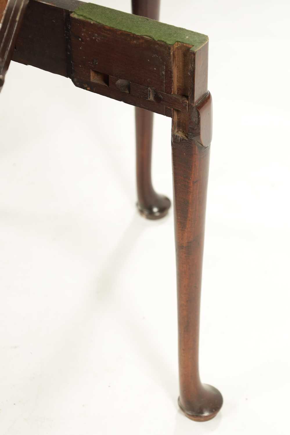 A GEORGE II FIGURED MAHOGANY TRIPLE TOP FOLD-OVER GAMES TABLE - Image 5 of 8
