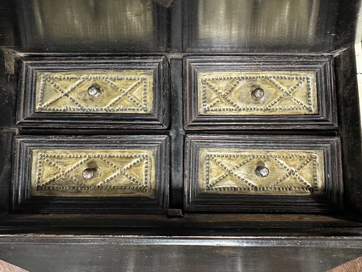 A 17TH CENTURY GERMAN EBONY AND IVORY MINIATURE TABLE CABINET - Image 16 of 19