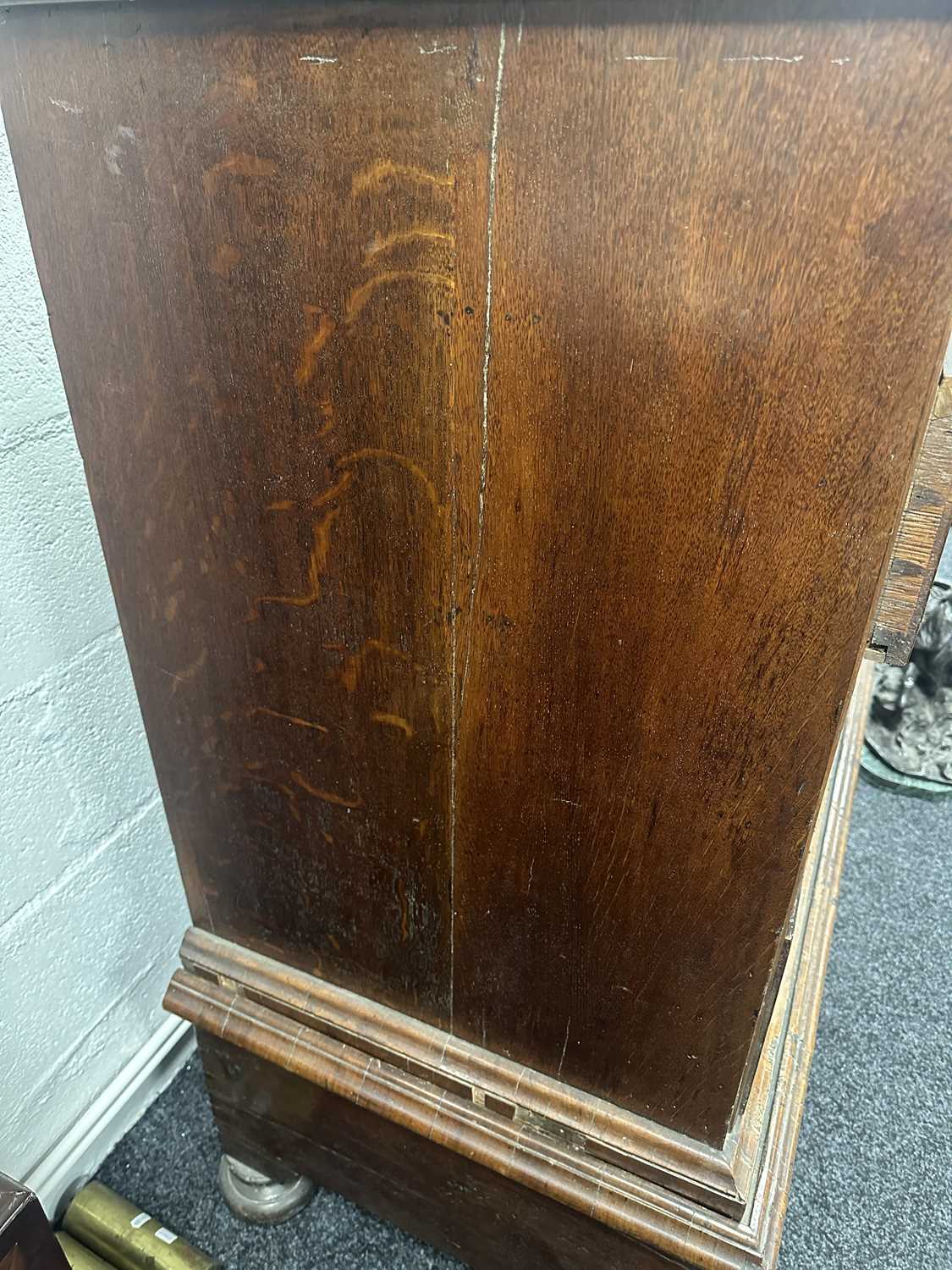 AN EARLY 18TH CENTURY WALNUT CHEST ON STAND - Image 13 of 16