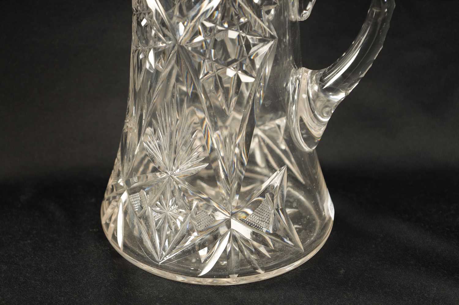 AN EARLY 20TH CENTURY CUT GLASS AND SILVER MOUNTED LEMONADE JUG - Image 4 of 10