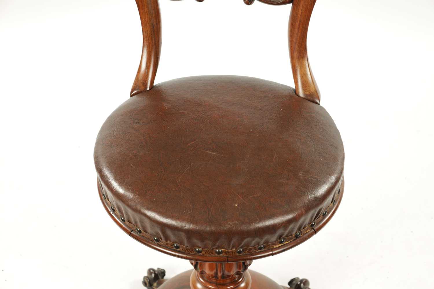 A 19TH CENTURY ROSEWOOD REVOLVING MUSIC CHAIR - Image 4 of 9