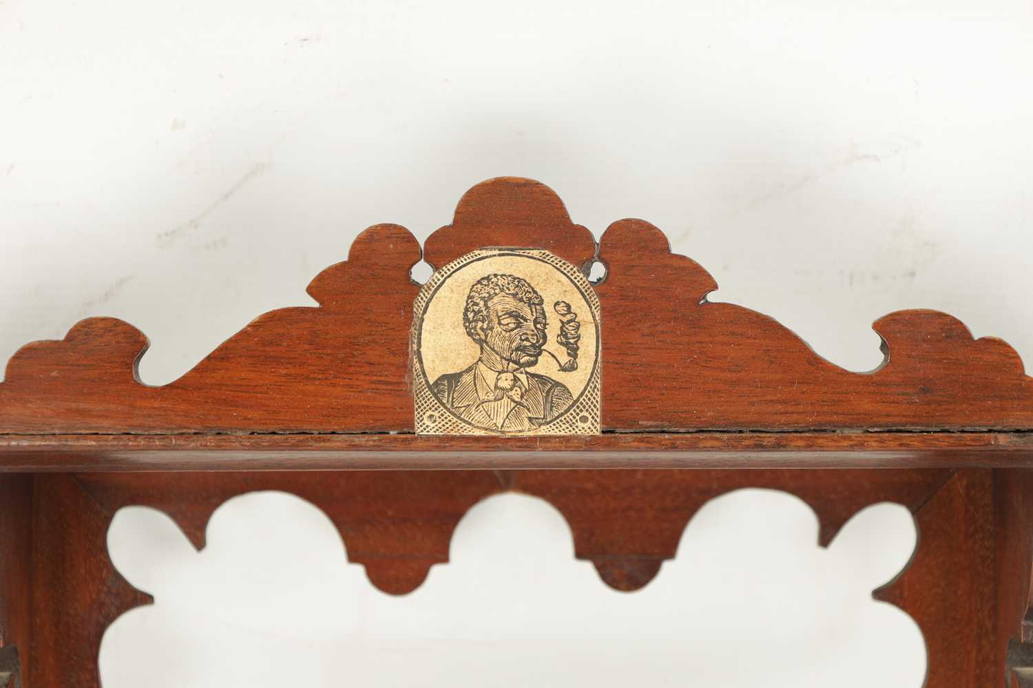 A 19TH CENTURY MAHOGANY HANGING PIPE RACK - Image 4 of 6