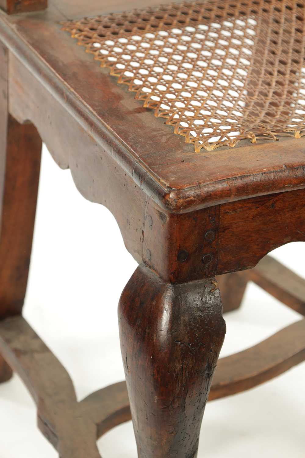 A PAIR OF EARLY 18TH CENTURY WALNUT BERGERE SIDE CHAIRS - Image 4 of 10