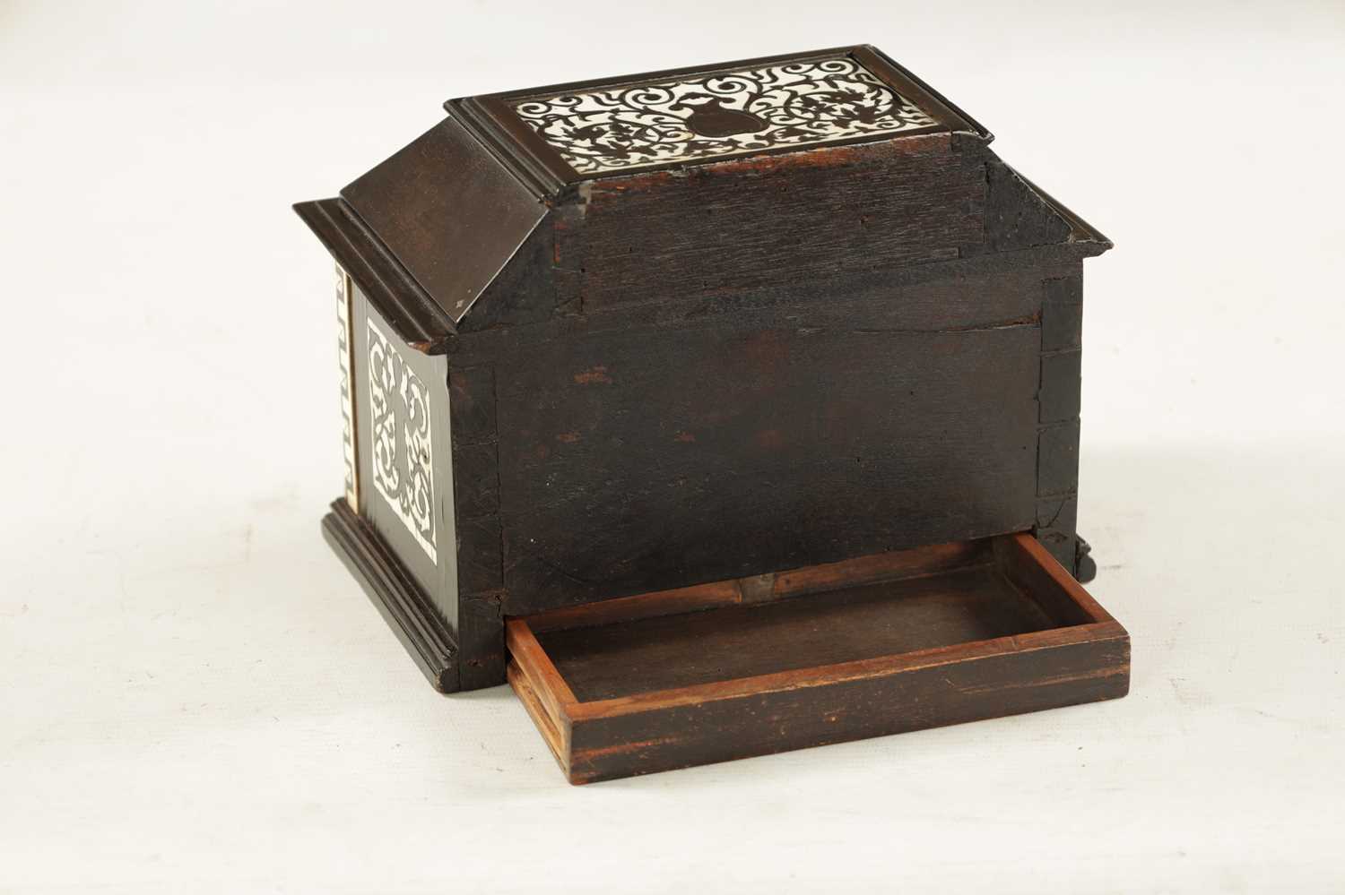 A 17TH CENTURY GERMAN EBONY AND IVORY MINIATURE TABLE CABINET - Image 9 of 19