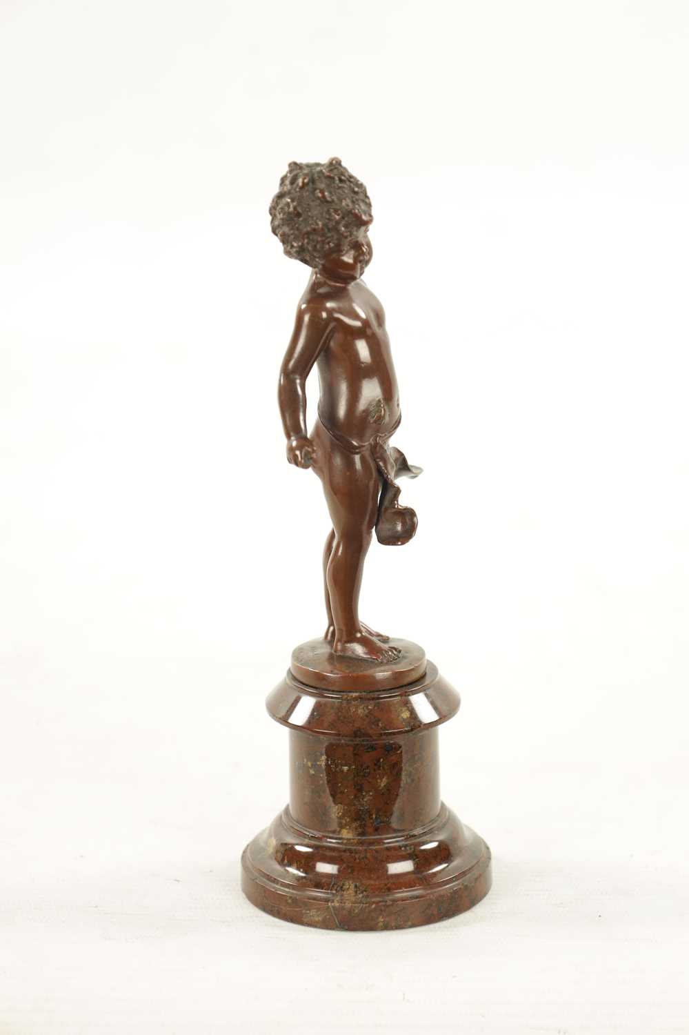 A SMALL 19TH CENTURY BROWN PATINATED BRONZE OF A BOY - Image 7 of 8