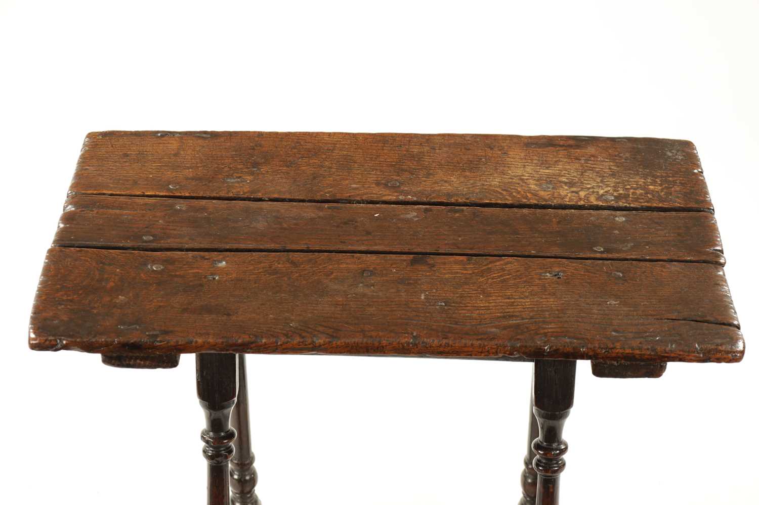 A LATE 17TH CENTURY OAK RECTANGULAR SMALL TABLE - Image 4 of 6