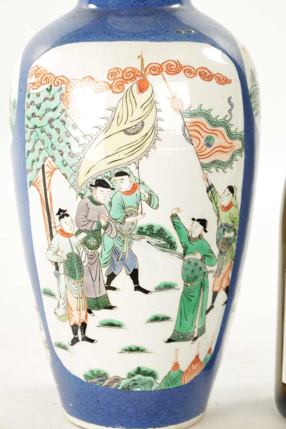 A CHINESE POWDER BLUE GROUND FAMILLE VERTE PORCELAIN VASE - Image 3 of 5