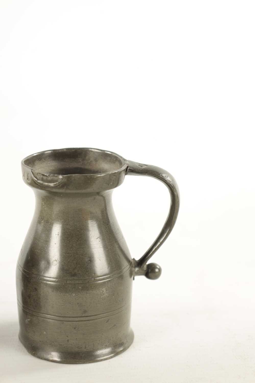 THREE PIECES OF 18TH CENTURY PEWTER WARE COMPRISING A WIG POWDER, A MINIATURE TANKARD AND SALT - Image 4 of 8