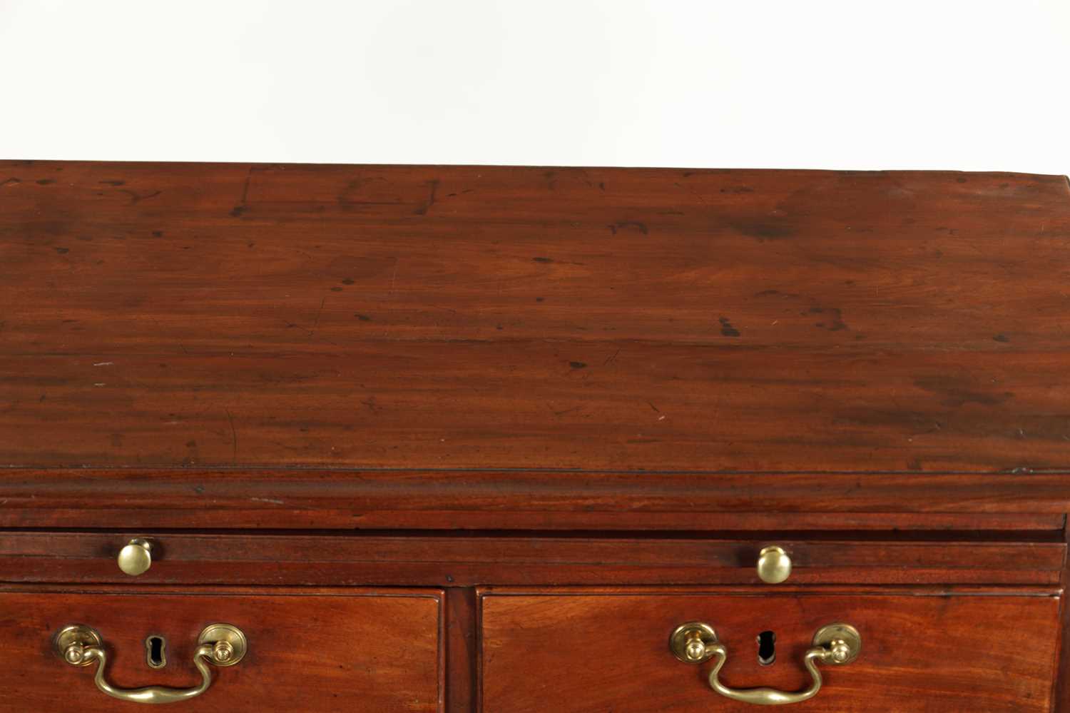A GEORGE III MAHOGANY LANCASHIRE CHEST OF DRAWERS - Image 5 of 9