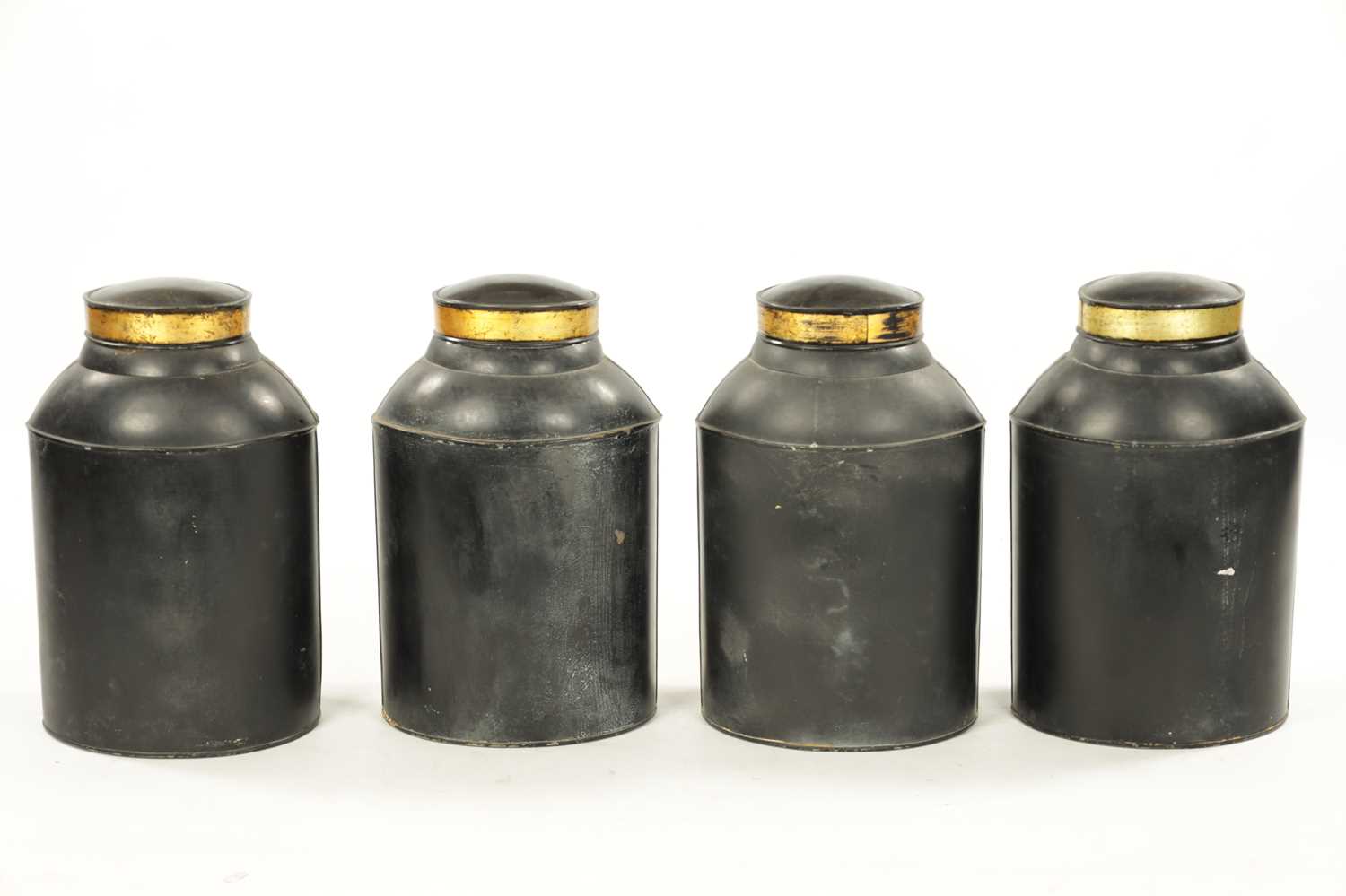 A SET OF FOUR 19TH CENTURY CHINOISERIE LACQUERED TOLE TEA CANISTERS - Image 9 of 10