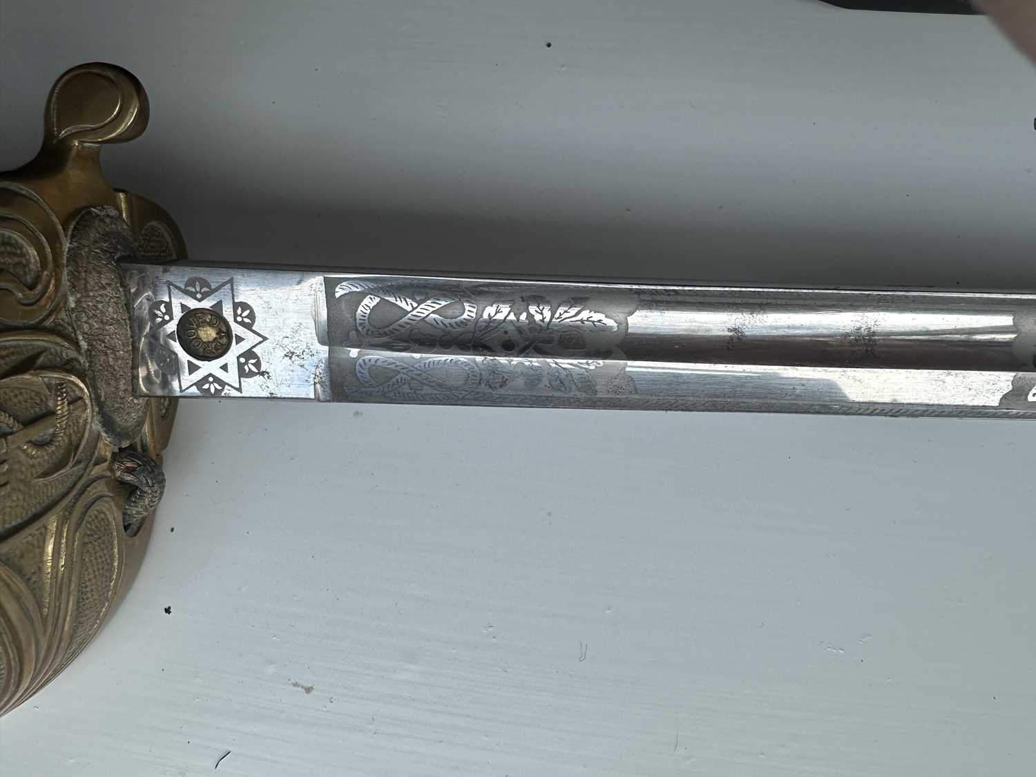 A GOOD QUALITY 19TH CENTURY 1827 WILKINSON PATTERN ROYAL NAVAL OFFICERS DRESS SWORD WITH ORIGINAL BE - Image 15 of 17