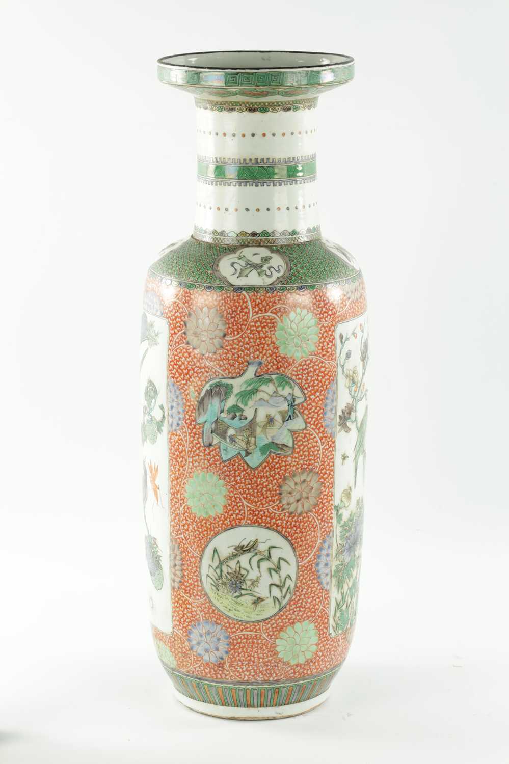 A LARGE 18TH CENTURY CHINESE FAMILLE VERTE PORCELAIN VASE - Image 8 of 15