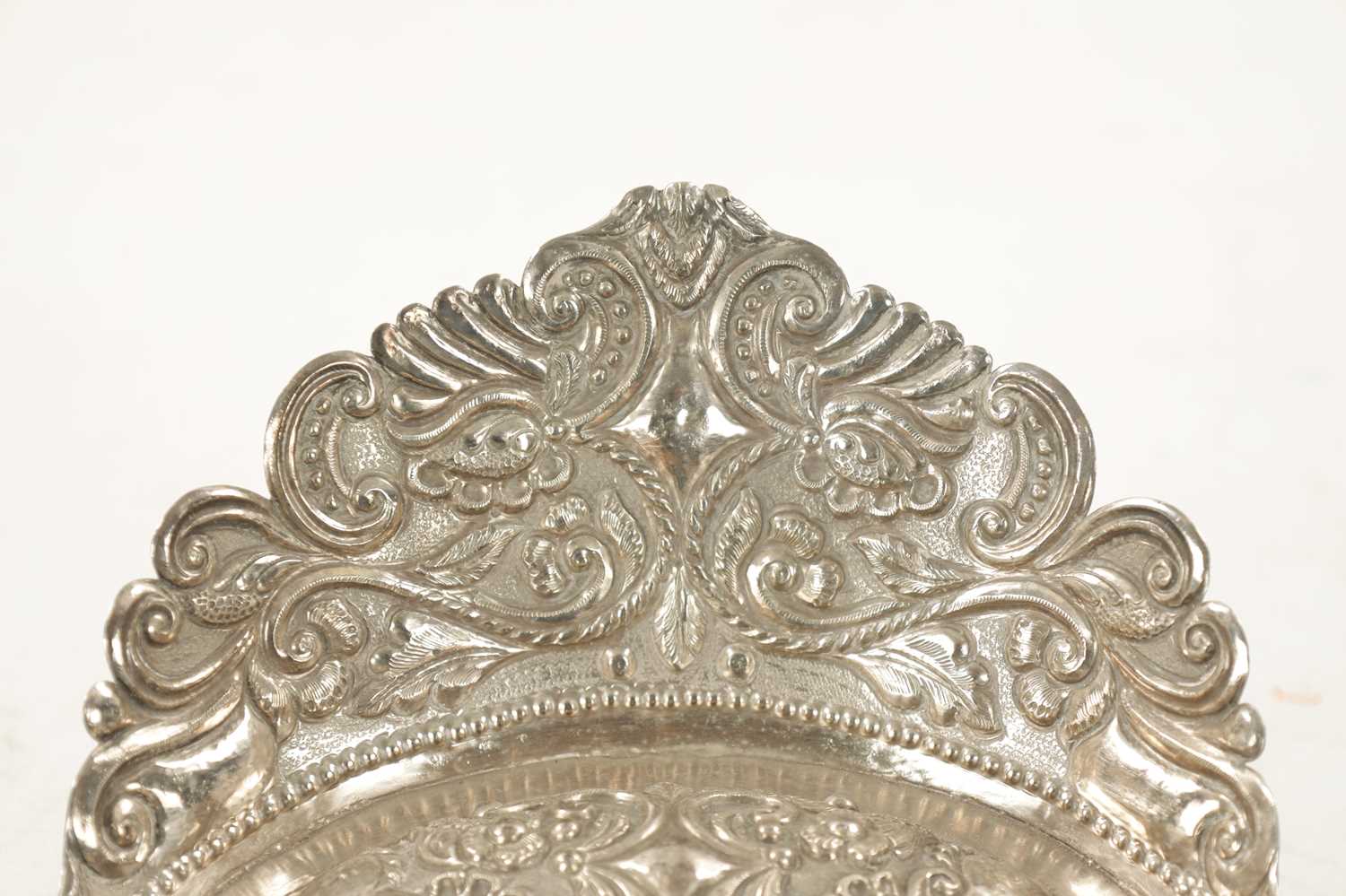 AN EARLY 19TH CENTURY SOUTH AMERICAN SILVER DISH - Image 5 of 7