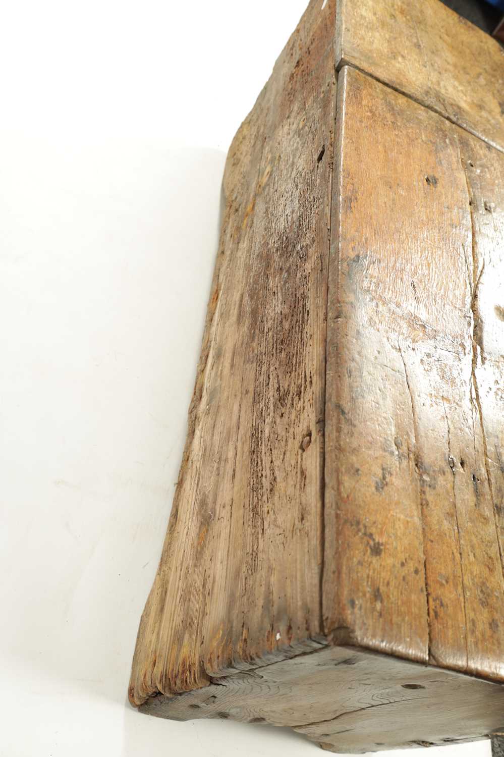 A RARE 17TH CENTURY BOARDED OAK COFFER - Image 8 of 8