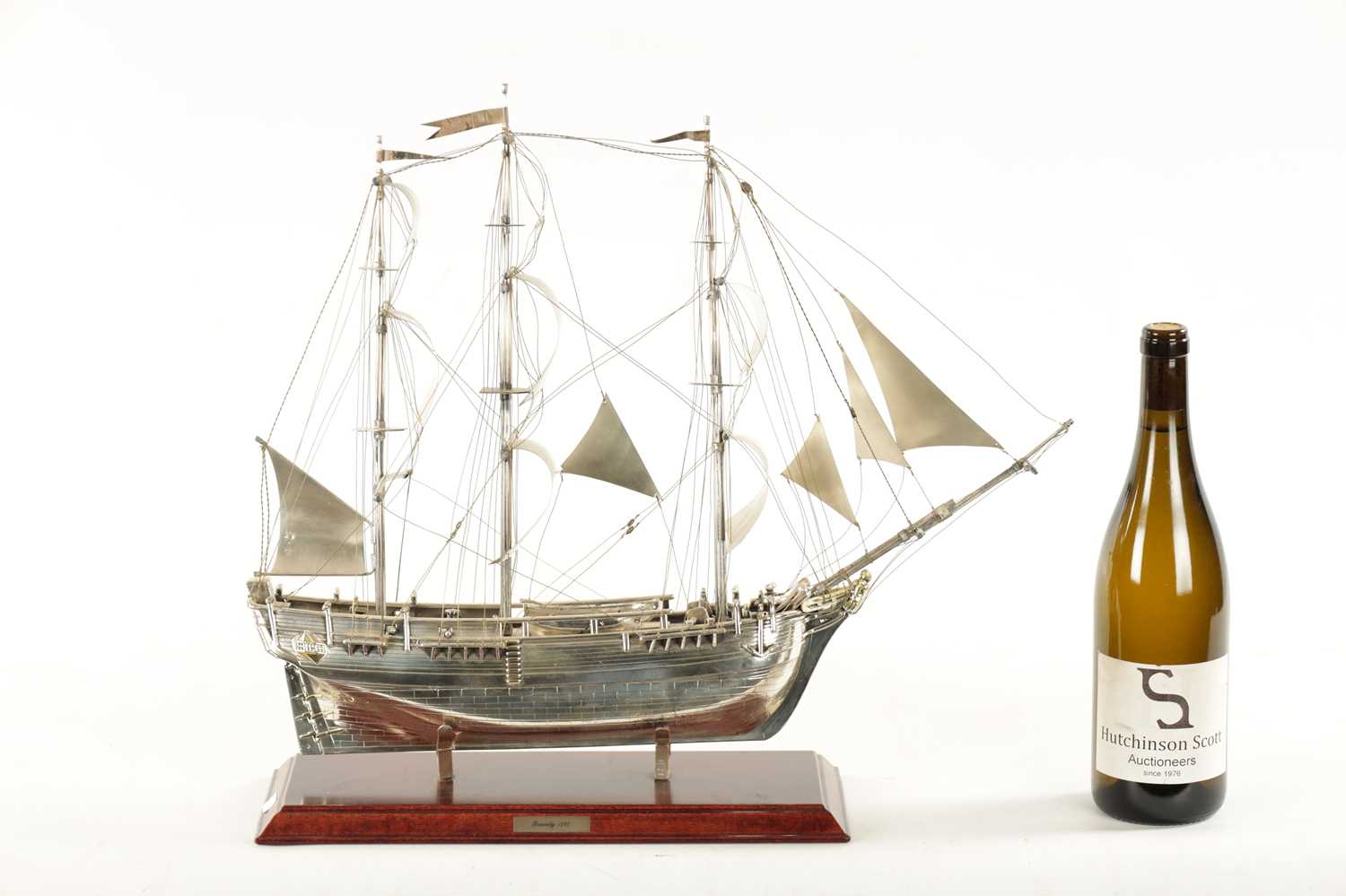 A 20TH CENTURY SILVER MODEL OF THE FAMOUS HMS BOUNTY SHIP - Image 7 of 11