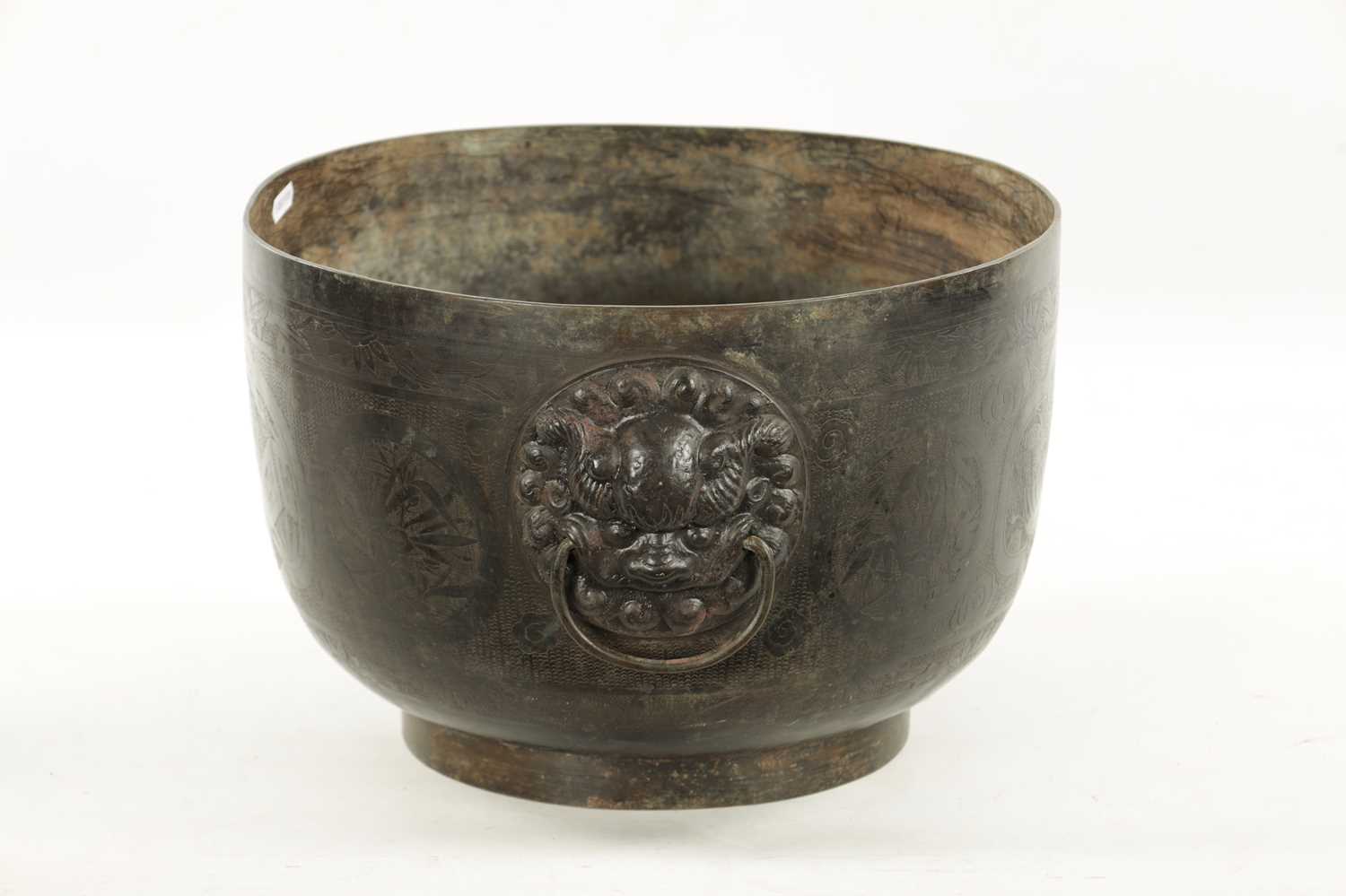 A RARE 17TH/18TH CENTURY CHINESE BRONZE JARDINIERE OF LARGE SIZE - Image 5 of 16