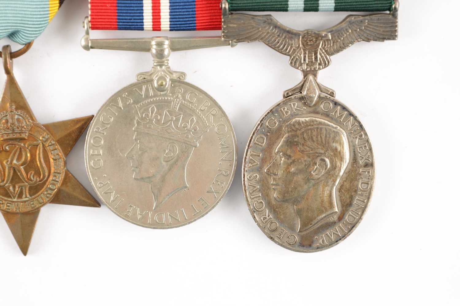 A GROUP OF FOUR WW2 MEDALS - Image 3 of 7