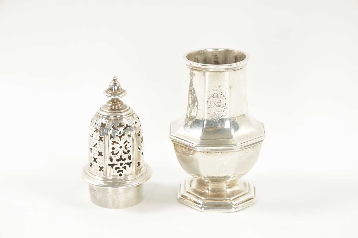 A GEORGE II SILVER SUGAR CASTER - Image 4 of 8