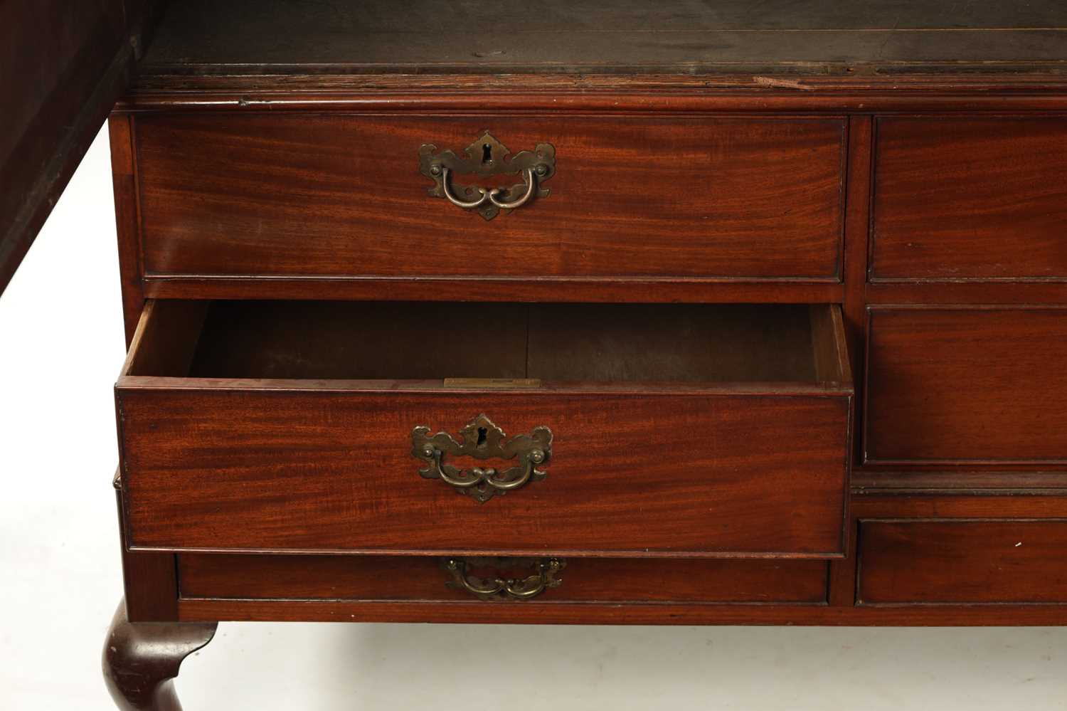 AN UNUSUAL GEORGE II MAHOGANY PRESS CUPBOARD - Image 7 of 8