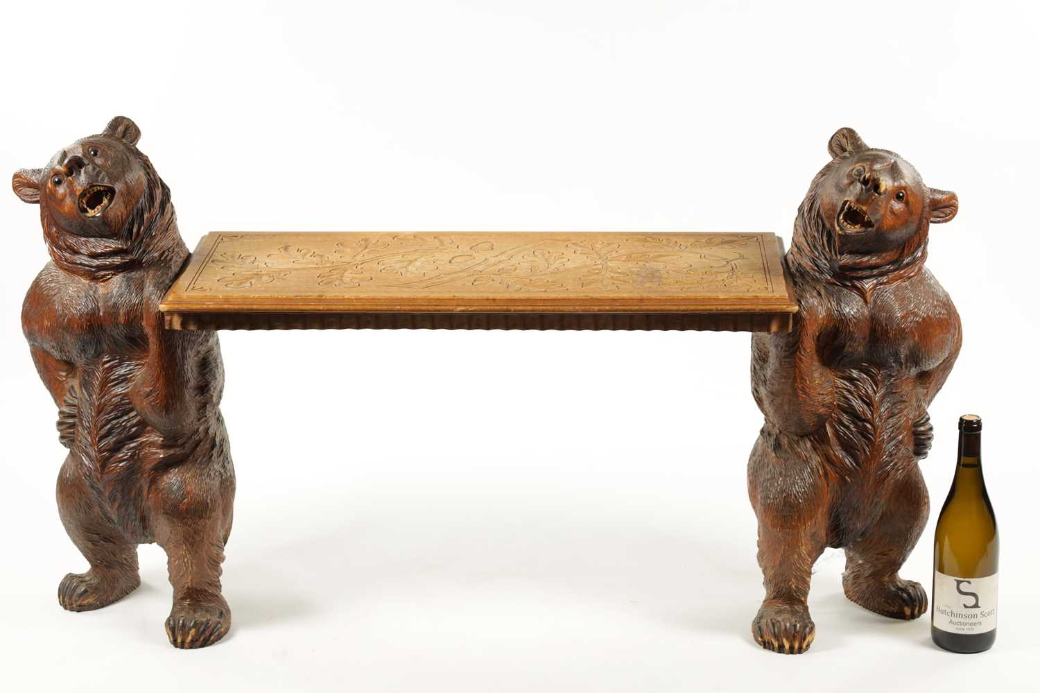 A GOOD 19TH CENTURY BLACK FOREST LINDEN WOOD CARVED BEAR HALL BENCH - Image 2 of 7