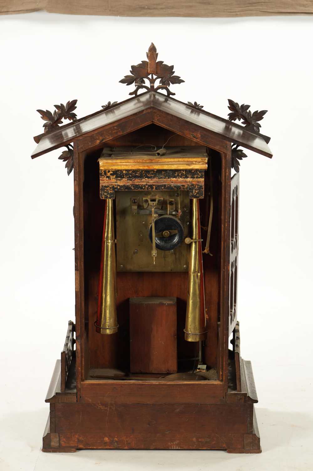 A LARGE LATE 19TH CENTURY BLACK FOREST TRUMPETER CLOCK - Image 6 of 11