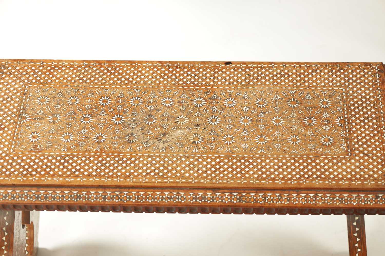 A 19TH CENTURY INDIAN INLAID BONE AND HARWOOD SIDE TABLE - Image 3 of 13