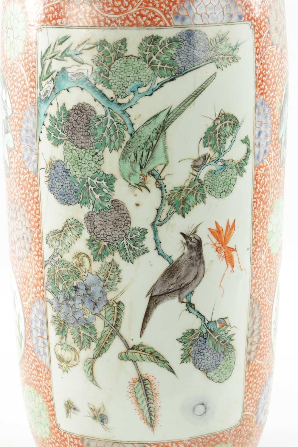 A LARGE 18TH CENTURY CHINESE FAMILLE VERTE PORCELAIN VASE - Image 5 of 15