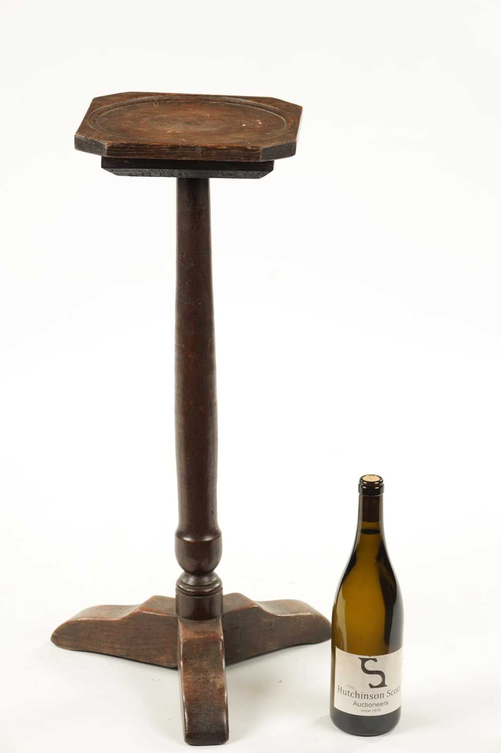 AN EARLY 18TH CENTURY OAK CANDLE STAND WITH DISHED TOP - Image 5 of 11