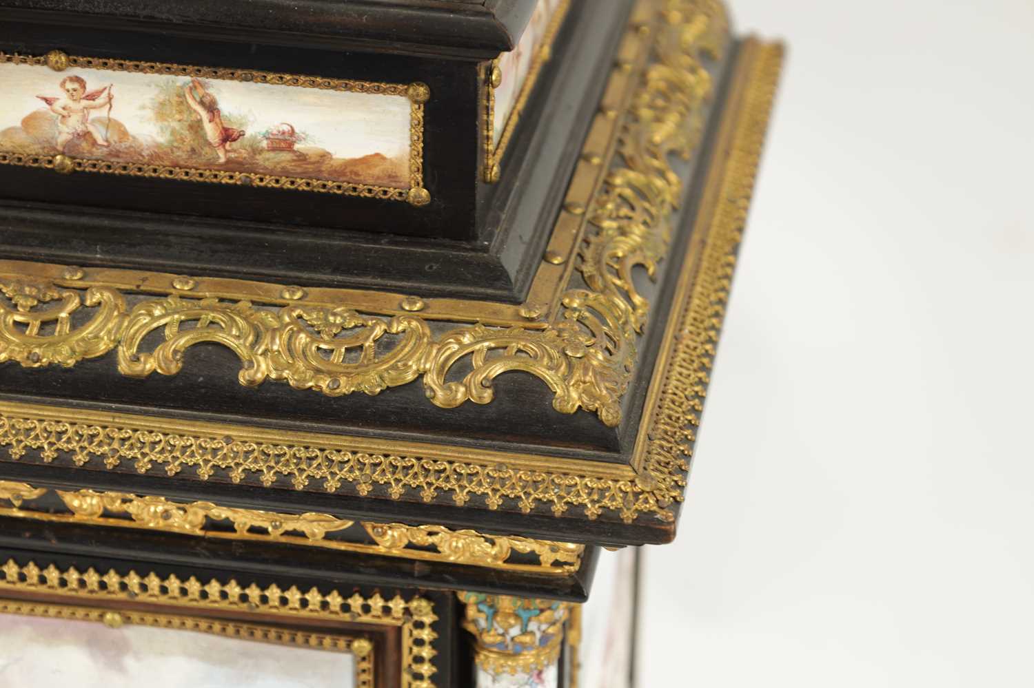 A FINE AND RARE EARLY/MID 19TH CENTURY AUSTRIAN EBONISED, PRESSED BRASS MOUNTED AND VIENNESE ENAMELL - Image 4 of 14