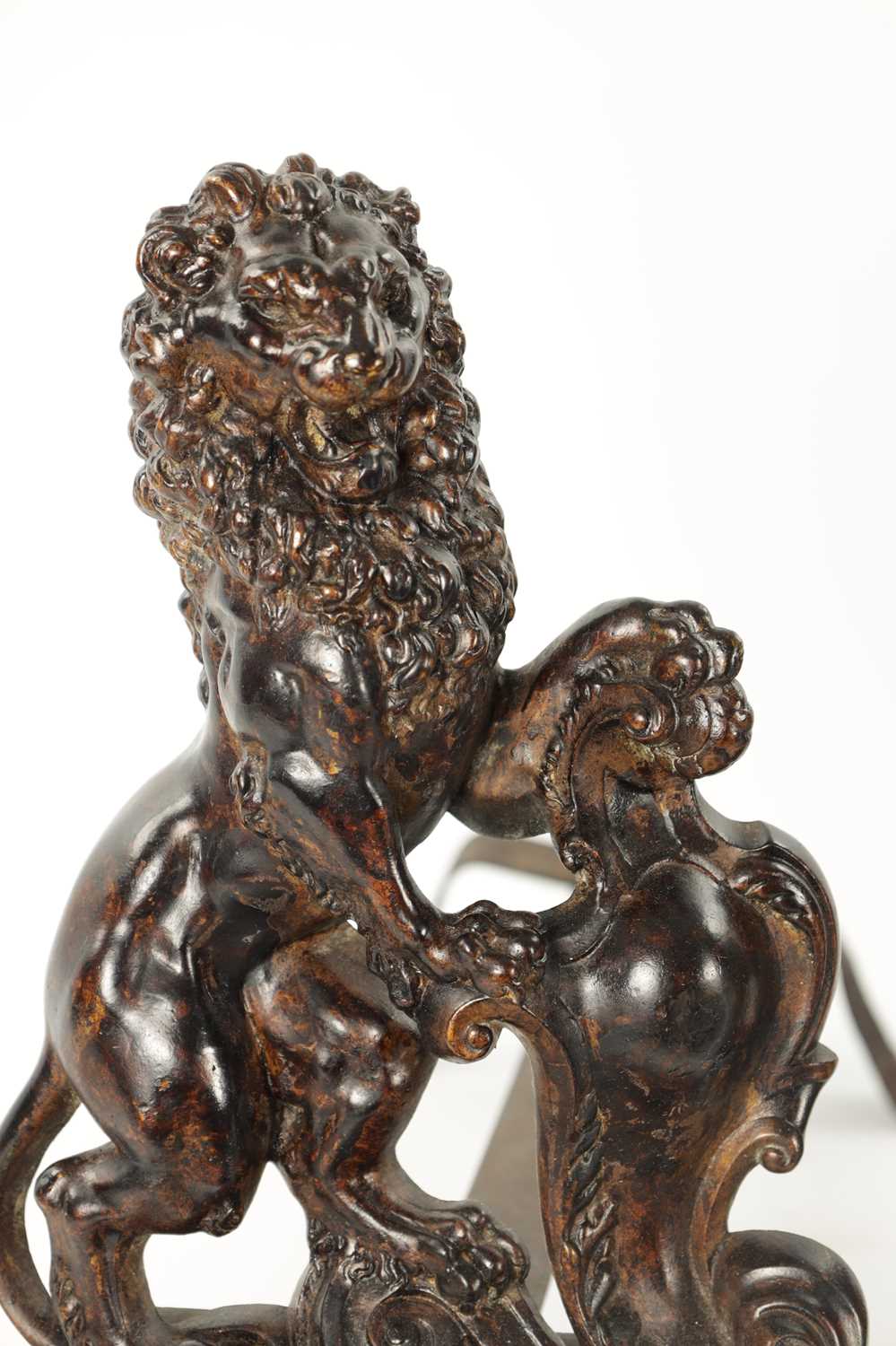 A PAIR OF 19TH CENTURY BRONZE SCULPTURED CHENETS - Image 2 of 6