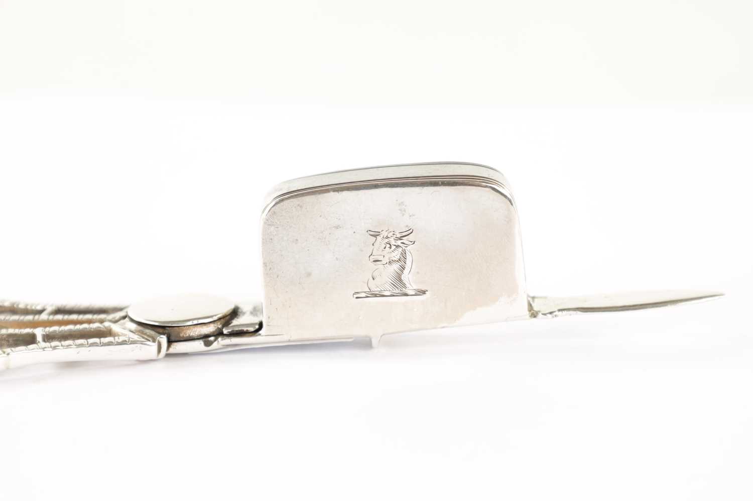 A PAIR OF GEORGE III SILVER CANDLE SNUFFERS - Image 4 of 6