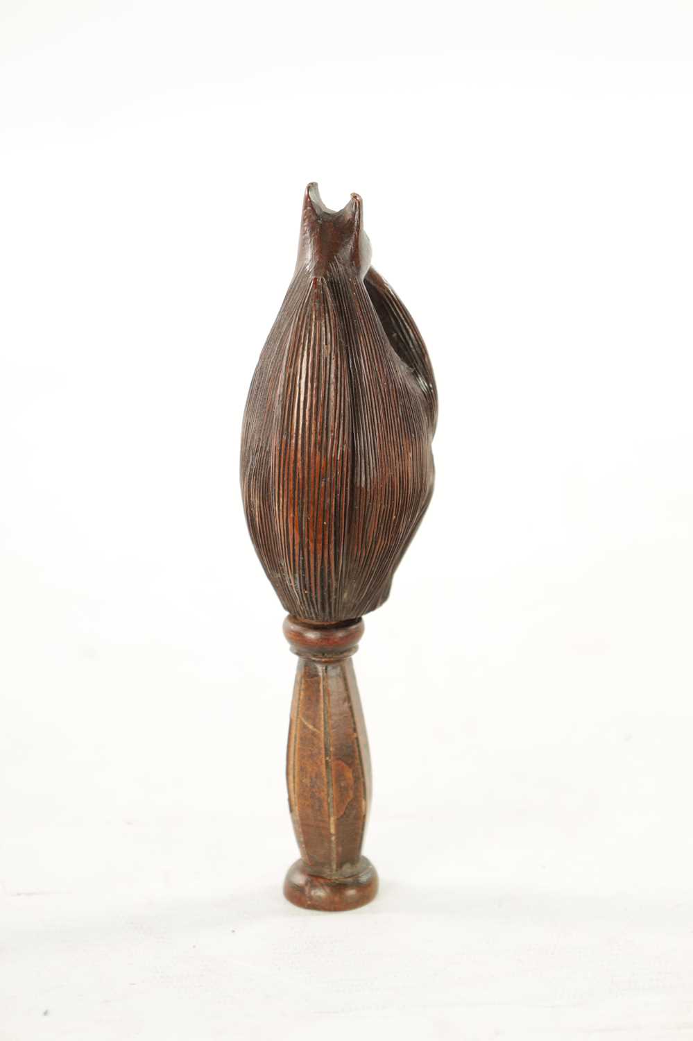 A 19TH CNEUTRY CARVED FRUITWOOD TREEN NUTCRACKER - Image 5 of 5